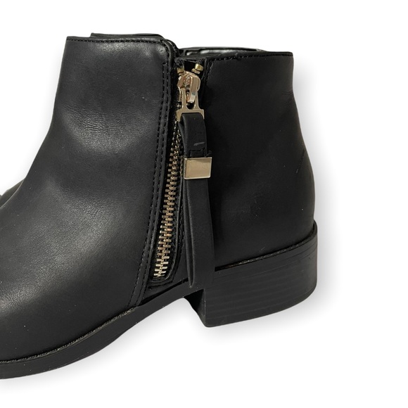 Expression Vegan Leather Zipper Ankle Boot - Picture 5 of 14